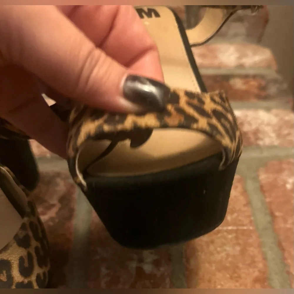Women’s SM‎ Leopard Print Platform Open Toe Shoes. Size 8.